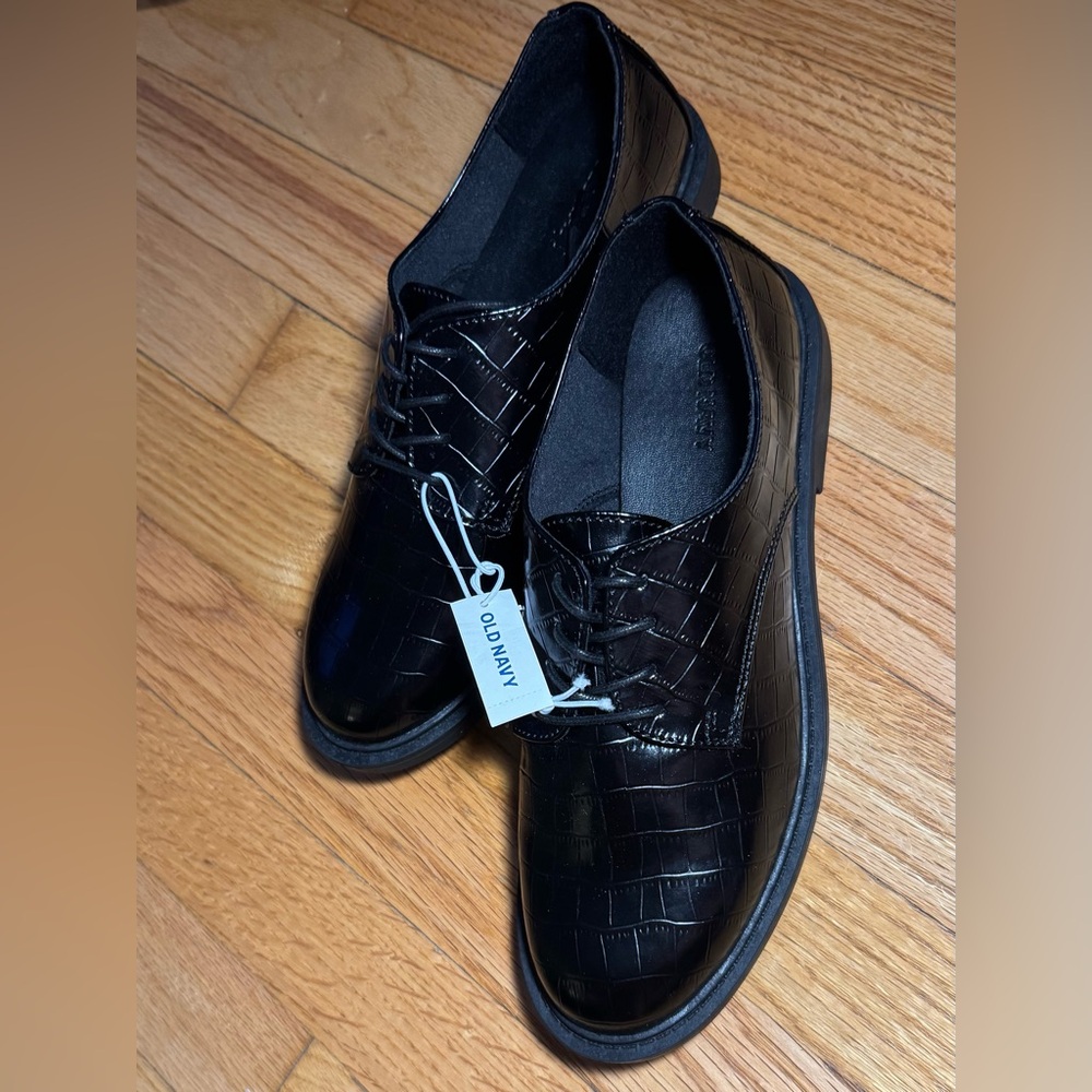 Faux Leather Women’s Oxford Shoe